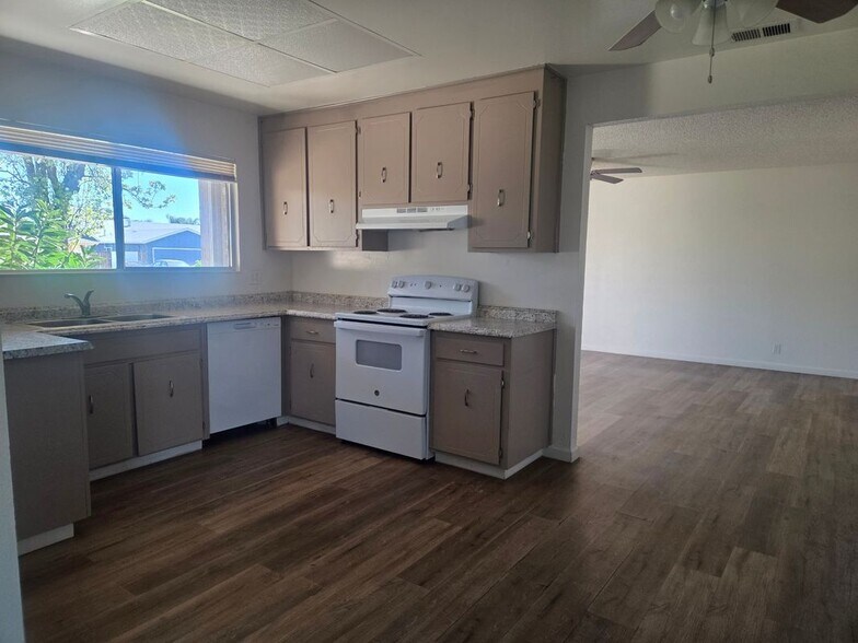 Building Photo - 1744 Del Rey St