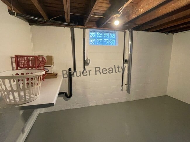 Building Photo - Immaculate Three Bedroom Home