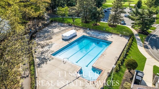 Building Photo - 15B Andover Ct