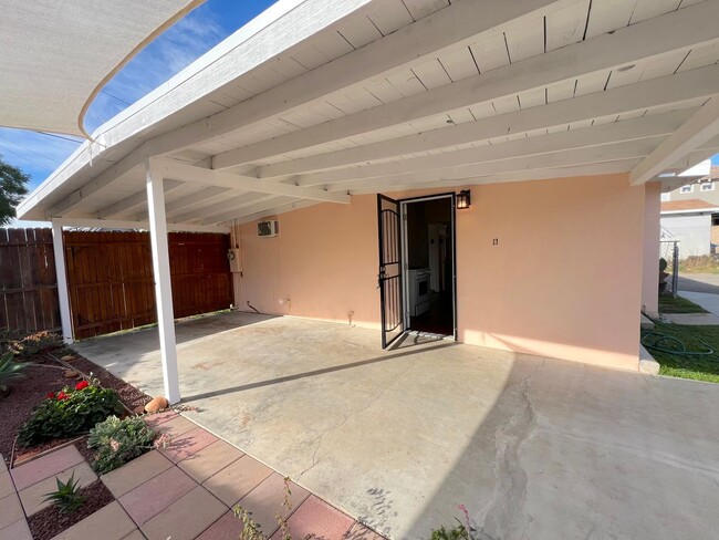 Building Photo - 2 Bedroom Cypress home available at great ...