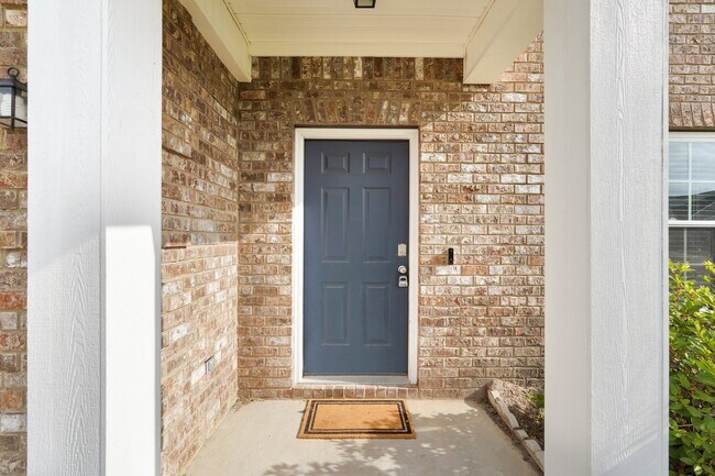 Building Photo - 659 Red Oak Ln