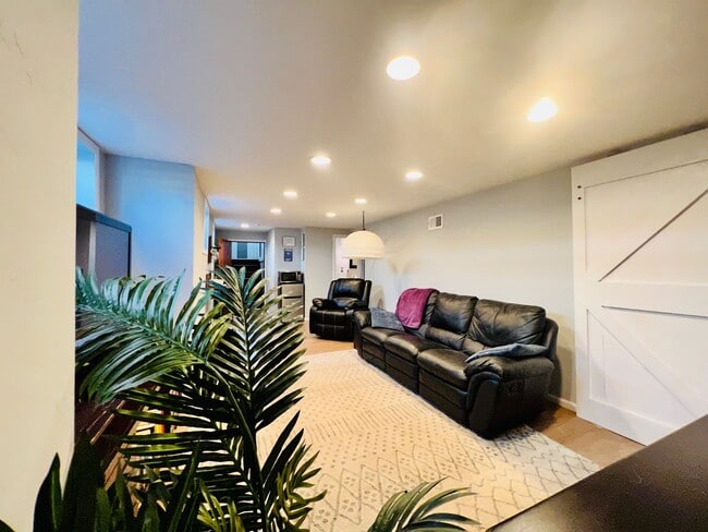 Building Photo - $0 DEPOSIT OPTION, CHARMING 3 BED 2 BATH TRADITIONAL BRICK HOME!! HUGE YARD, DETACHED GARAGE, COM...