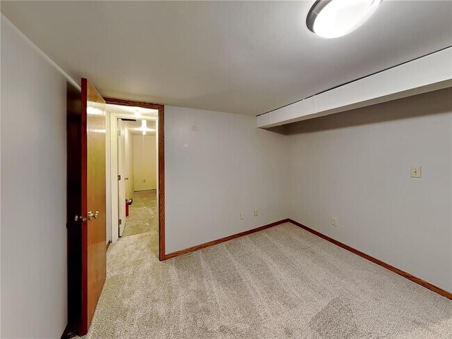 Building Photo - 11893 Dunhill Rd