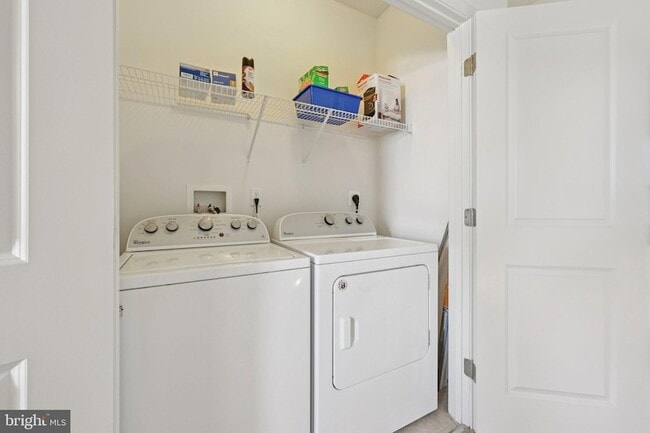 Building Photo - 7206 Wood Mdw Wy