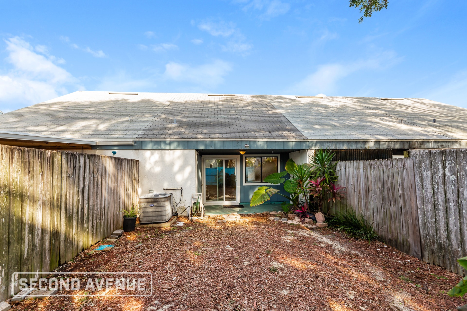 Building Photo - 1226 Bayshore Dr N