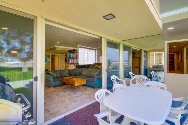 Building Photo - 3696 Bayside Walk