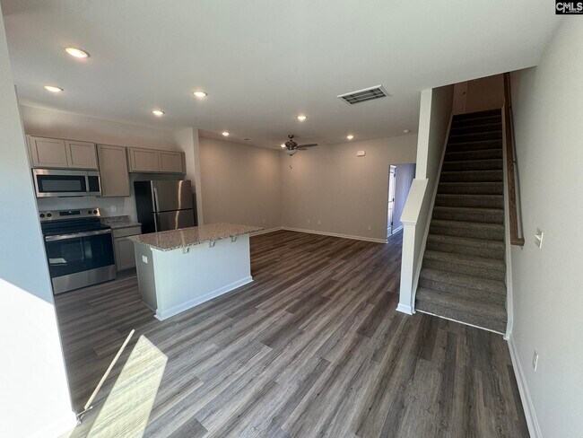 Building Photo - 2038 Armada Rd