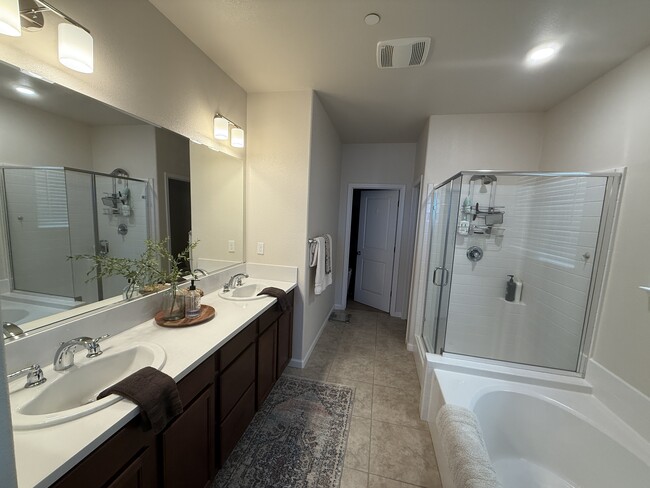 Building Photo - 614 Aromas Pl