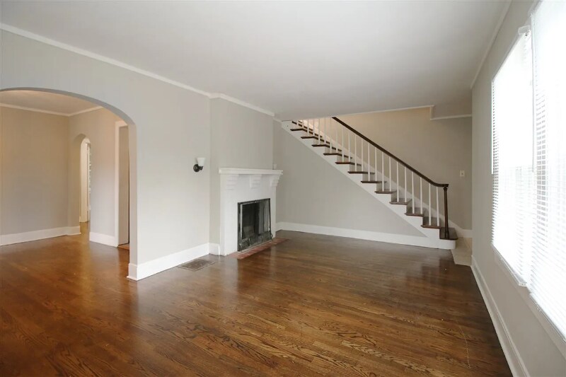 Building Photo - 705 Cabell Dr