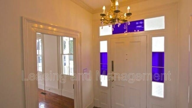 Building Photo - 27 Smith St