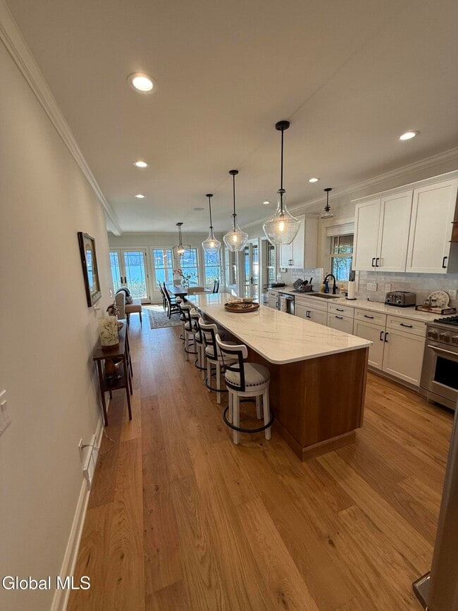 Building Photo - 16 Newton St