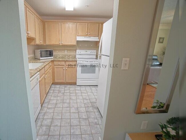 Building Photo - It's All About the View! Fully Furnished Luxury Living
