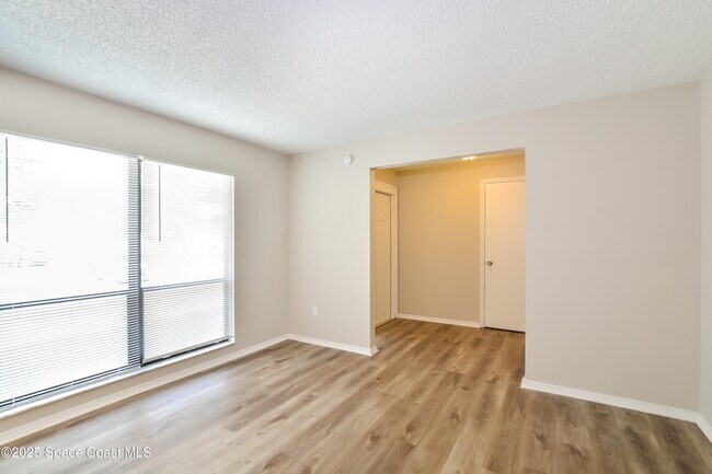 Building Photo - 980 Butia St