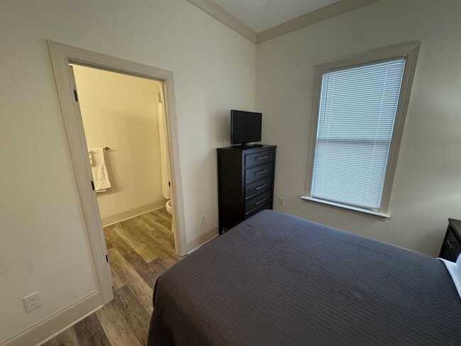 Building Photo - Fully Renovated Home just minutes from Downtown Rock Hill