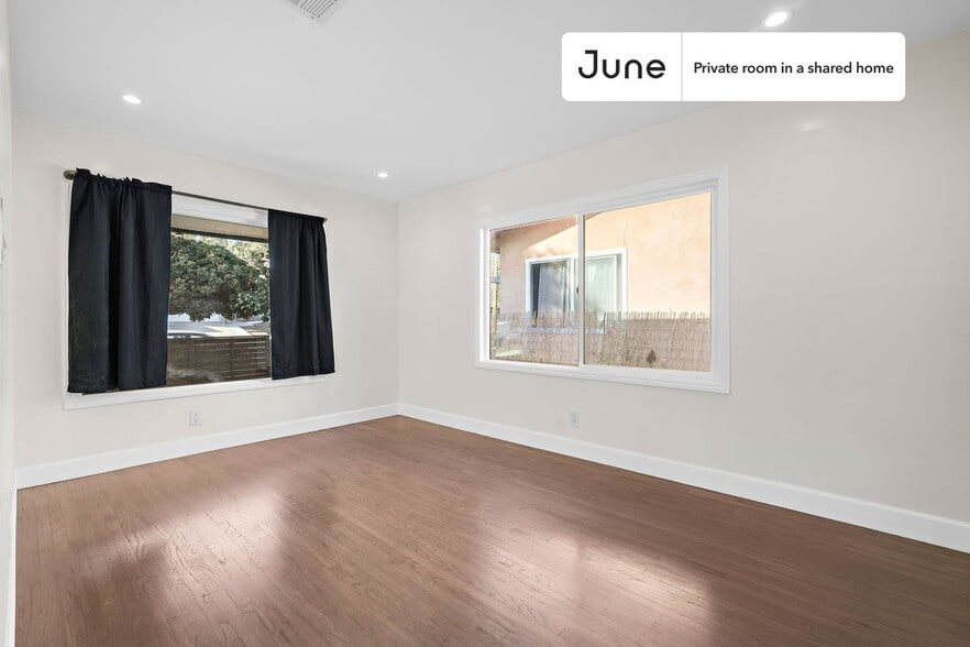 Building Photo - Room in Shared 4 bed/2 bath home