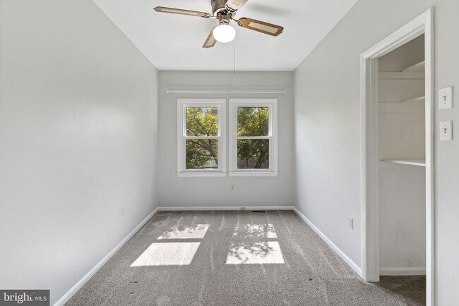 Building Photo - 4023 Poplar St