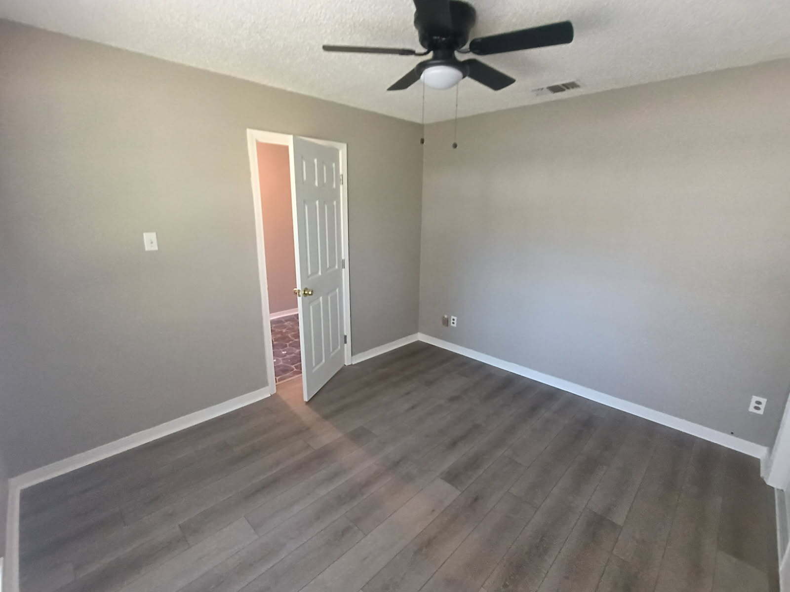 Building Photo - 2301 Cedar