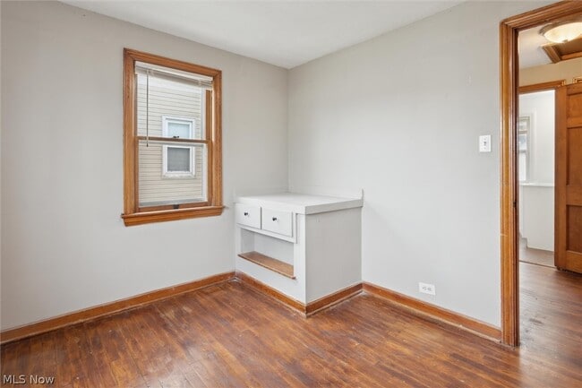 Building Photo - 9504 S Highland Ave