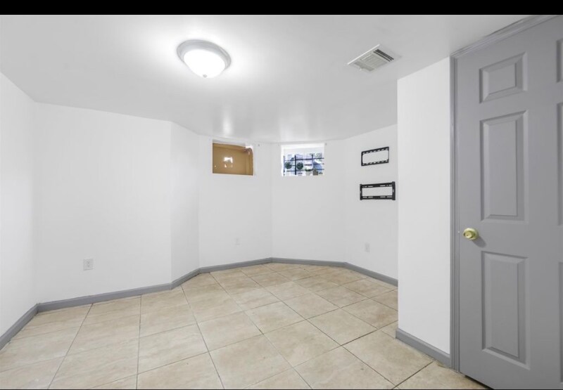 Building Photo - 904 S 18th St