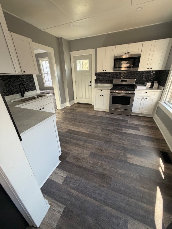 Building Photo - 1640 N Main St