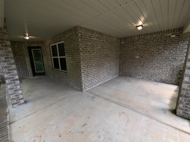 Building Photo - 7246 Siesta St