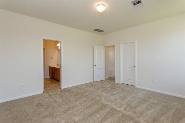 Building Photo - 22219 Davenport Downs Ln