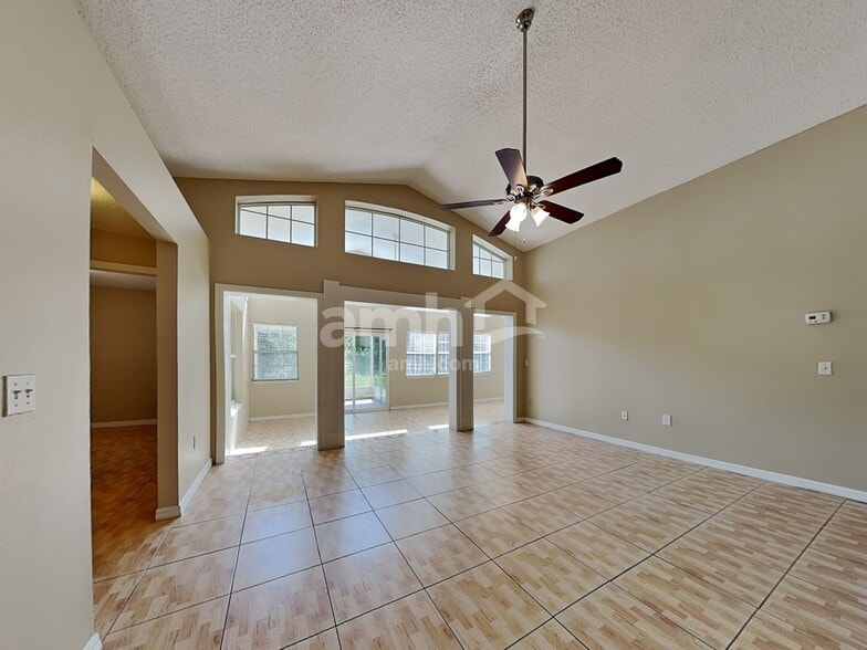 Building Photo - 1718 Westminster Trl