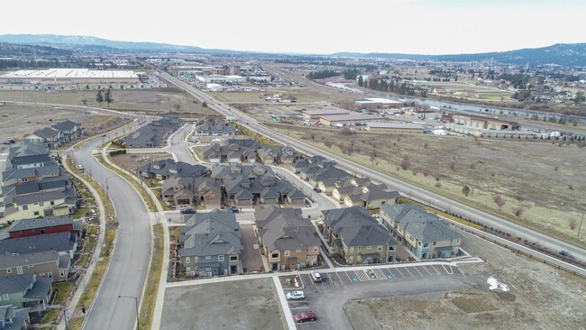 Building Photo - Liberty Lake Stonehill Luxury Condo in the...