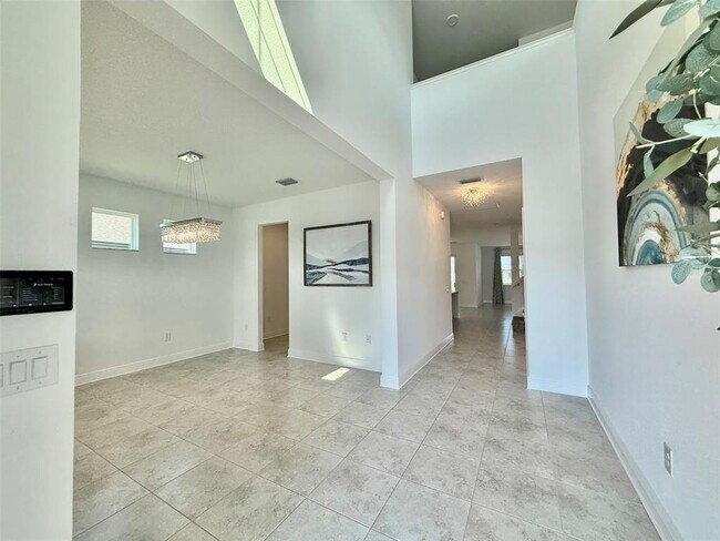 Building Photo - 12189 Nouveau Ave