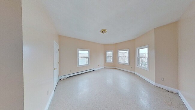 Building Photo - 33 Elmore St