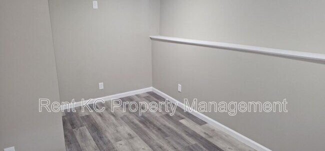 Building Photo - 809 NE 74th St