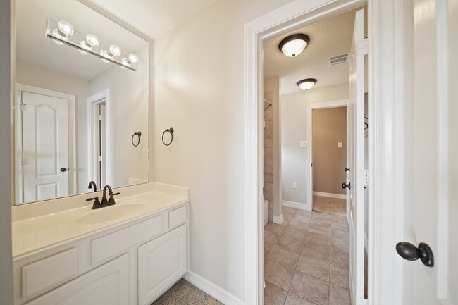 Building Photo - 5403 Indian Shores Ln