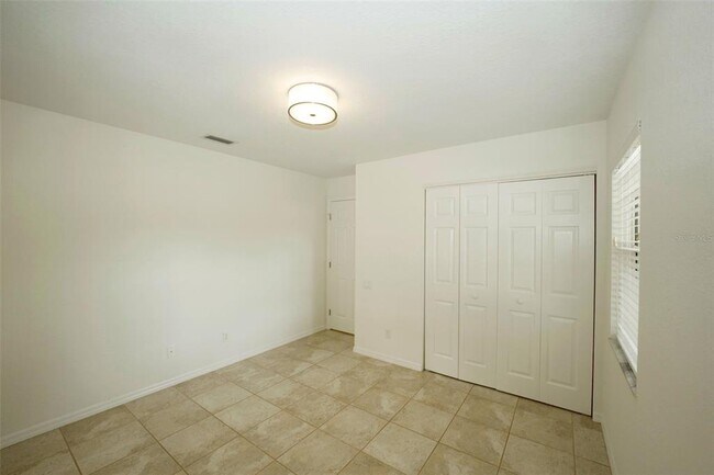 Building Photo - 285 Marquette Rd