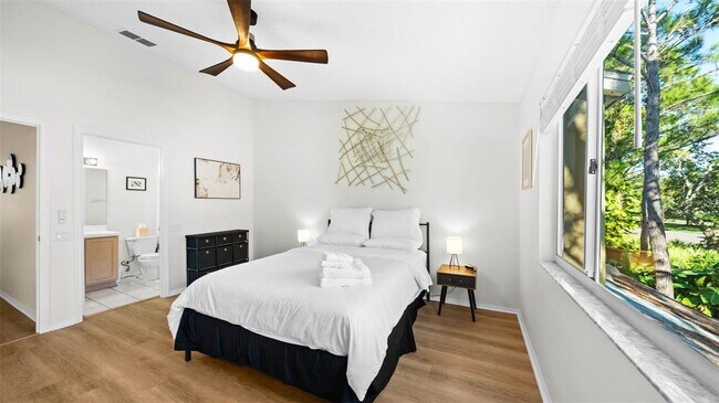 Building Photo - 12444 Berkeley Square Dr