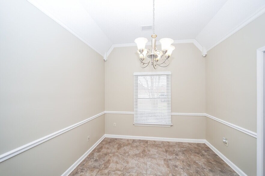 Building Photo - 5495 Philgrove Way