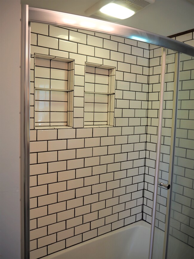 Nice and Clean Subway Tile. Plenty of room for Shampoo, etc. - 329 Westview Ave