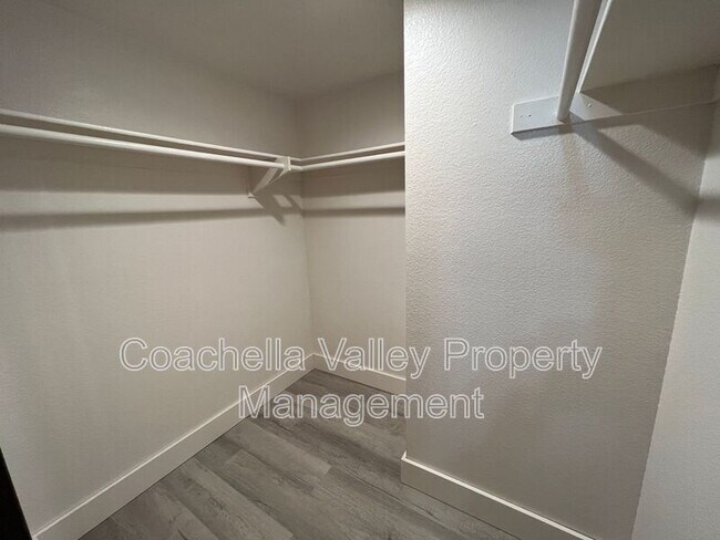 Building Photo - 41682 Aventine Ct