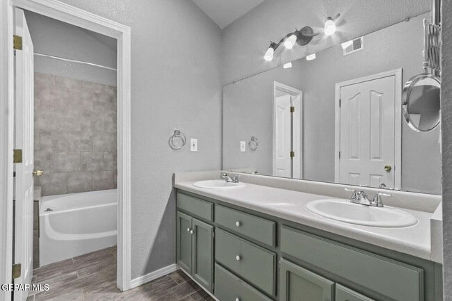 Building Photo - 6520 Boulder Ridge
