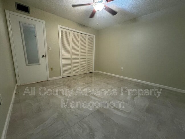 Building Photo - 1713 Belleair Forest Dr