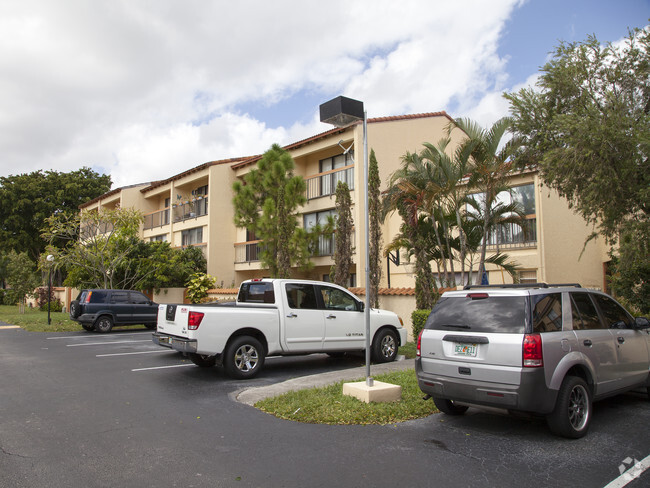 Building Photo - Del Rio Village Townhomes