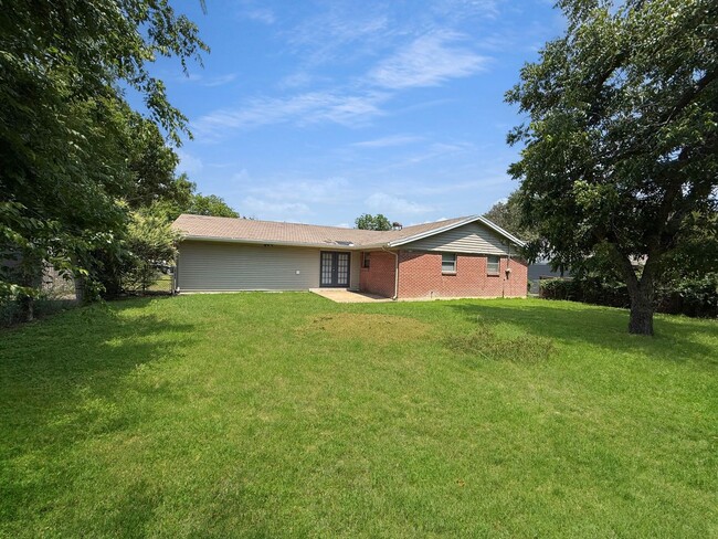 Building Photo - Charming 3-Bedroom Home with Bonus Room in...