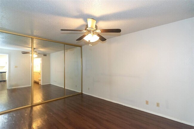 Building Photo - 3115 Helms St