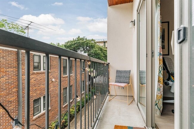 Building Photo - 908 Nueces St