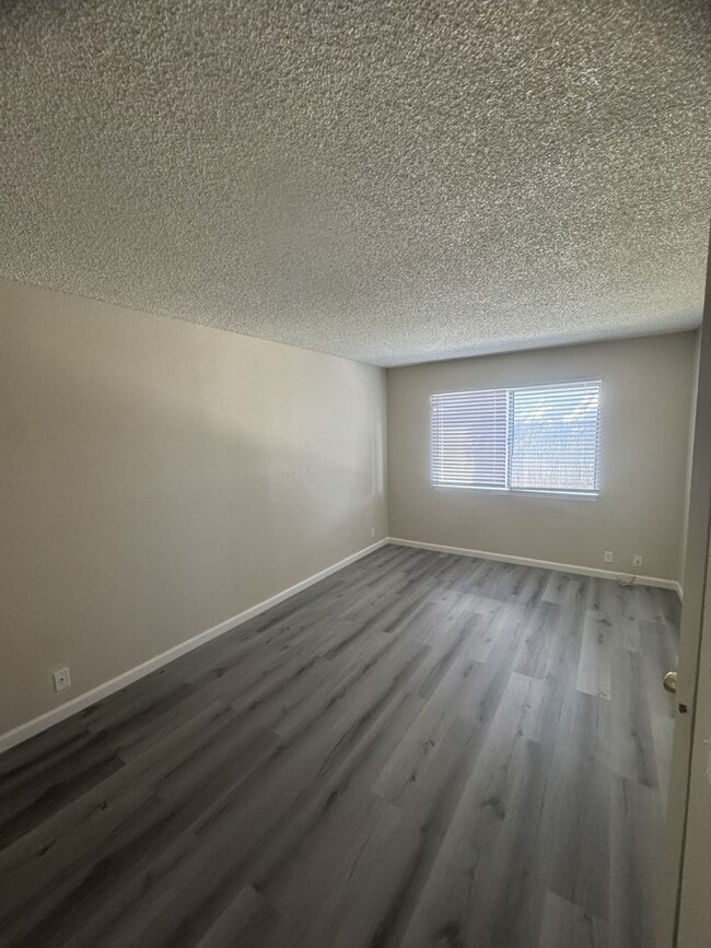 Building Photo - 2433 E Garvey Ave N