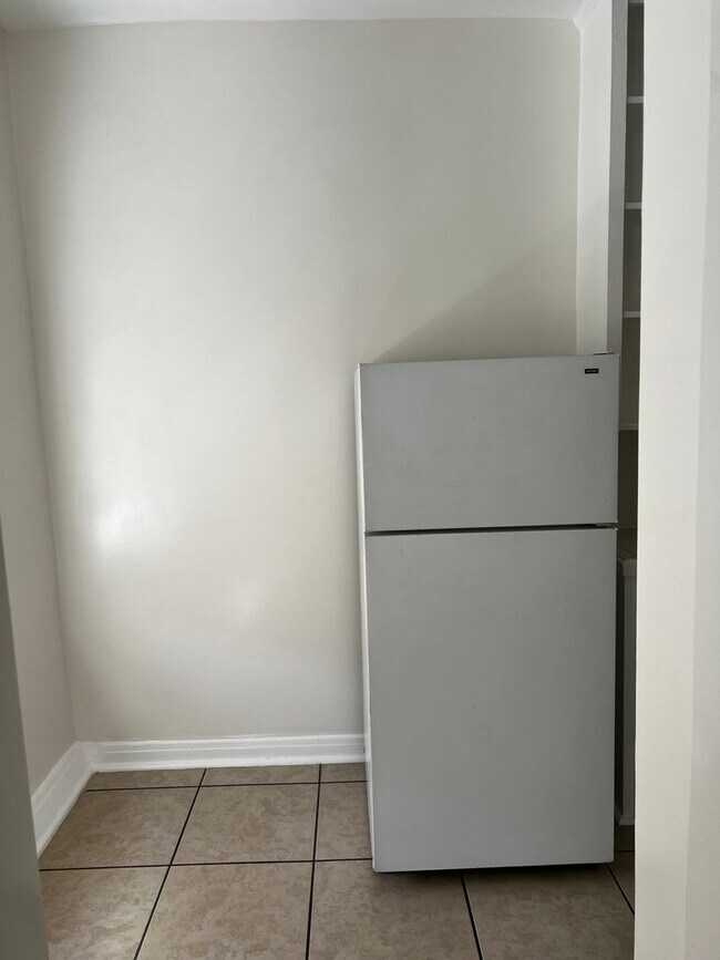 Building Photo - STUDIO $1495 LOS FELIZ HARDWOODS EXPOSED B...