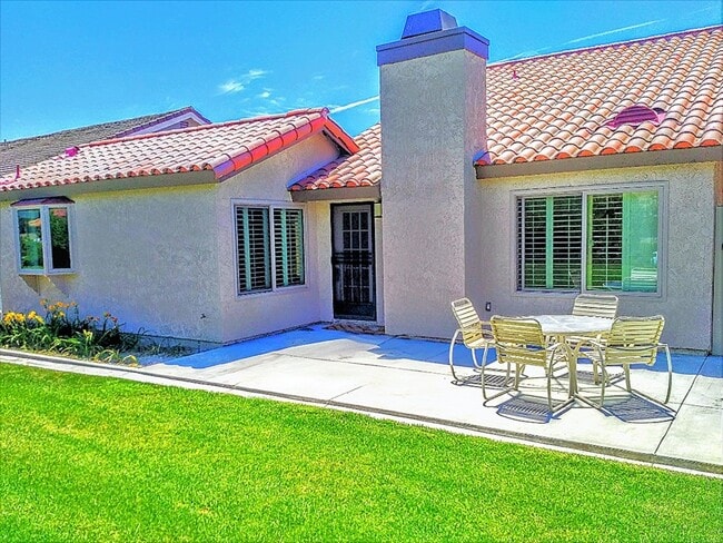 Building Photo - 28506 Barbosa