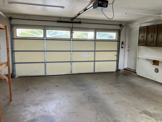 Building Photo - 3096 Deering Dr NW