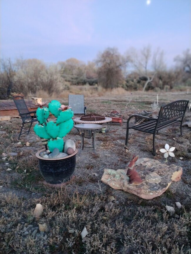 Building Photo - Cabin Style Home - Fully Furnished includes utilities