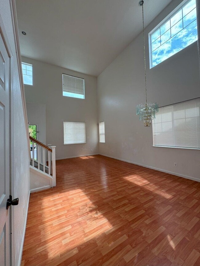 Building Photo - 645 Rockspray Cir