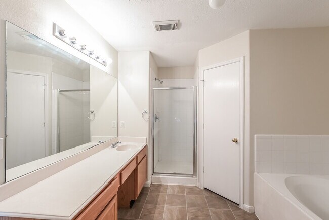 Building Photo - 12226 Scarlet River Dr